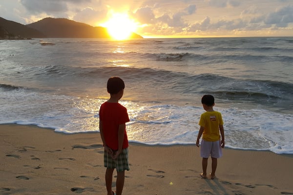 Spectacular sunset at the Straits of Malacca makes the travelling worthwhile.
If you stay in one of the luxury hotels lining the beach, do get a beach facing unit with a balcony.