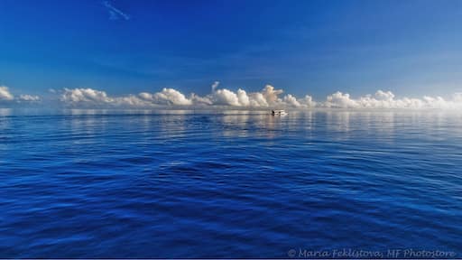 i have never seen so deep blue water and deep blue sky like in Maldivian islands which is close to equator. Incredible colors without filters!
Did you know that some dhoni Captains and crews still do not use compass or GPS to navigate through the islands and atolls. They find their ways throughout the coral labyrinths helping themselves with the bow of their dhonis and the stars. During clear nights, some have the rare ability to carefully observe the moves of the lagoon surface to avoid coral reefs.
#maldives #parkhyatt #hadahaa #blue