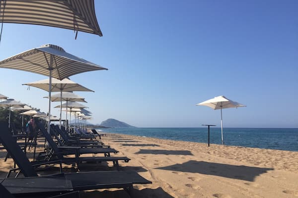 Early morning on the beach. Although it never got all that busy.