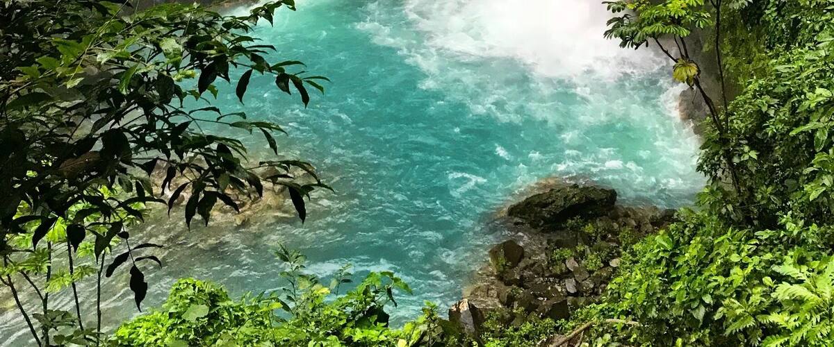 The short hike is worth the view! The water’s color is due to minerals from the nearby volcano causing it to appear to be a bright beautiful turquoise. #river