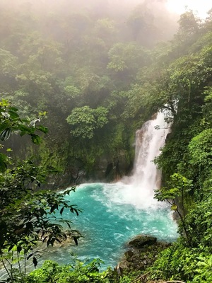 The short hike is worth the view! The water’s color is due to minerals from the nearby volcano causing it to appear to be a bright beautiful turquoise. #river
