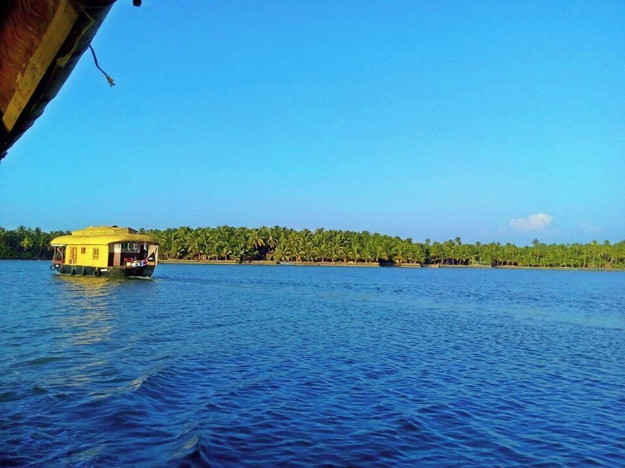 This is secluded place in North Kerala beside the Arabian sea. The place is calm with coconut groves surrounding the entire sea face. Awesome weekend getaway.
#WeekendGetaway