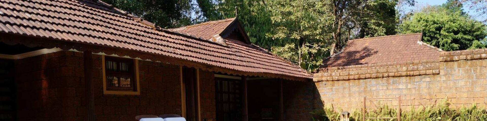 One of the best resorts to stay in when in Coorg, Karnataka.
#india #coorg #scotlandofindia #besthospitality #resorts #hotel #privatepoolvilla