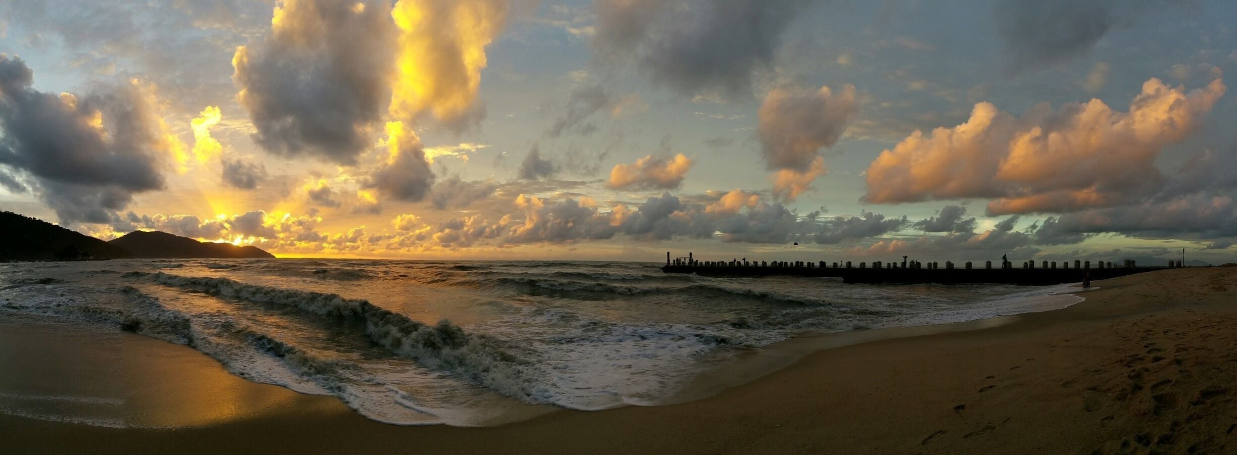 The sun, the sand, the sea. What more can one asks for. 