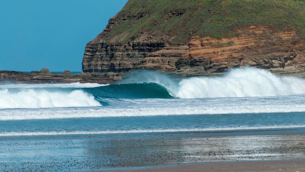 Beautiful surf beach with offshore winds.
#Blue #beachtips