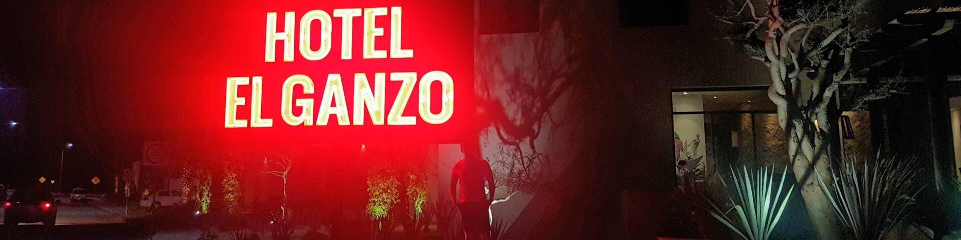 #lifeatexpedia #weloveourmarkets #latam #mexico #sanjosedelcabo #lights Design and chick hotel, full of art, good music. It is a very and unique way to rediscover Cabo.