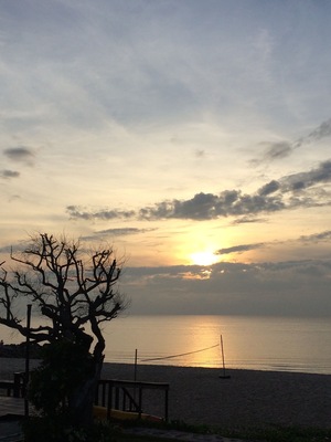 Want a weekend getaway from Bangkok without the crowds? Then Phetchaburi Province southwest of the city may be the answer. Quiet beaches, great seafood, hilltop temples, and delicious sweets are what have drawn people to this town for over a century.