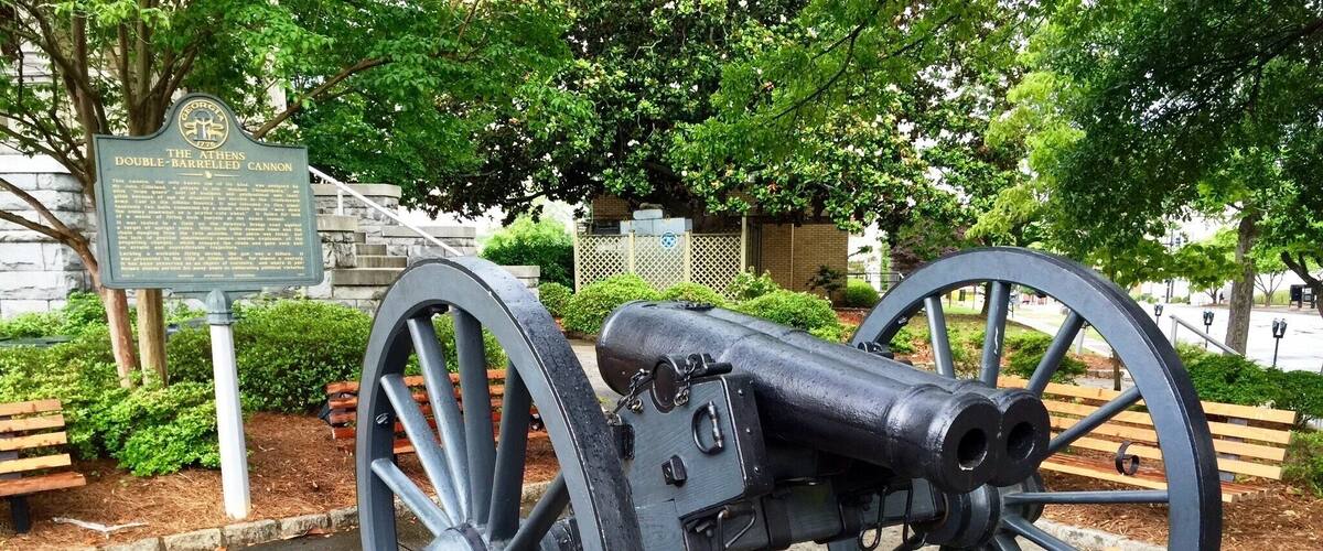 I'm sure it seemed like a good idea at the time, but it was short lived for obvious reasons. How can you fire both barrels at the same time?