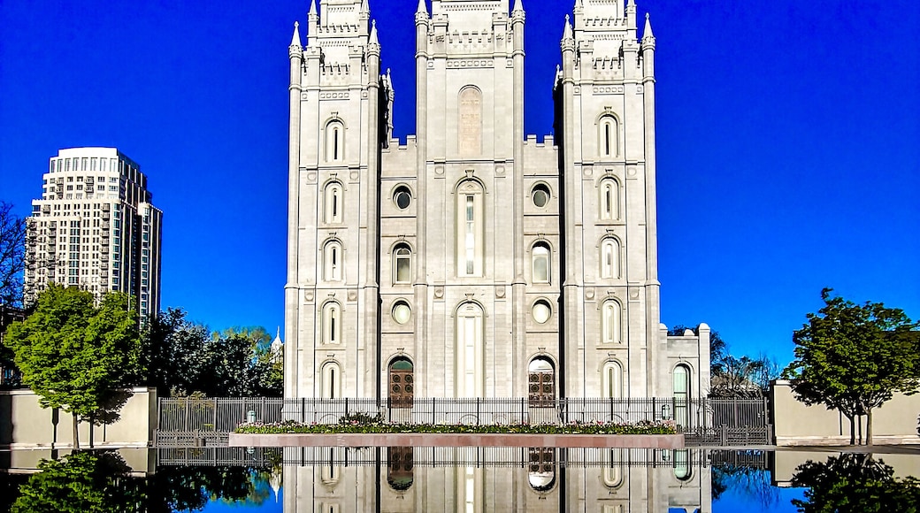 Gorgeous morning in Temple Square, Salt Lake City, Utah!