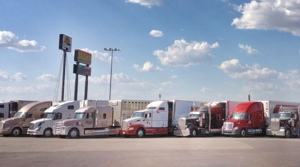 Truck stop USA, baby! Let's be honest, it's Kansas; there isn't much to talk about round here. But, this is one of the nicer gas stations around. Probably not another good one for at least 100 miles. Isn't my life fun? ;)