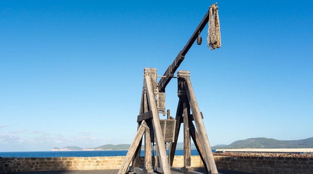 Sardegna is, in my opinion, one of the most beautiful islands of the Mediterranean. Towns like Alghero still has traces of a time long gone.
#italy #sardegna #travel