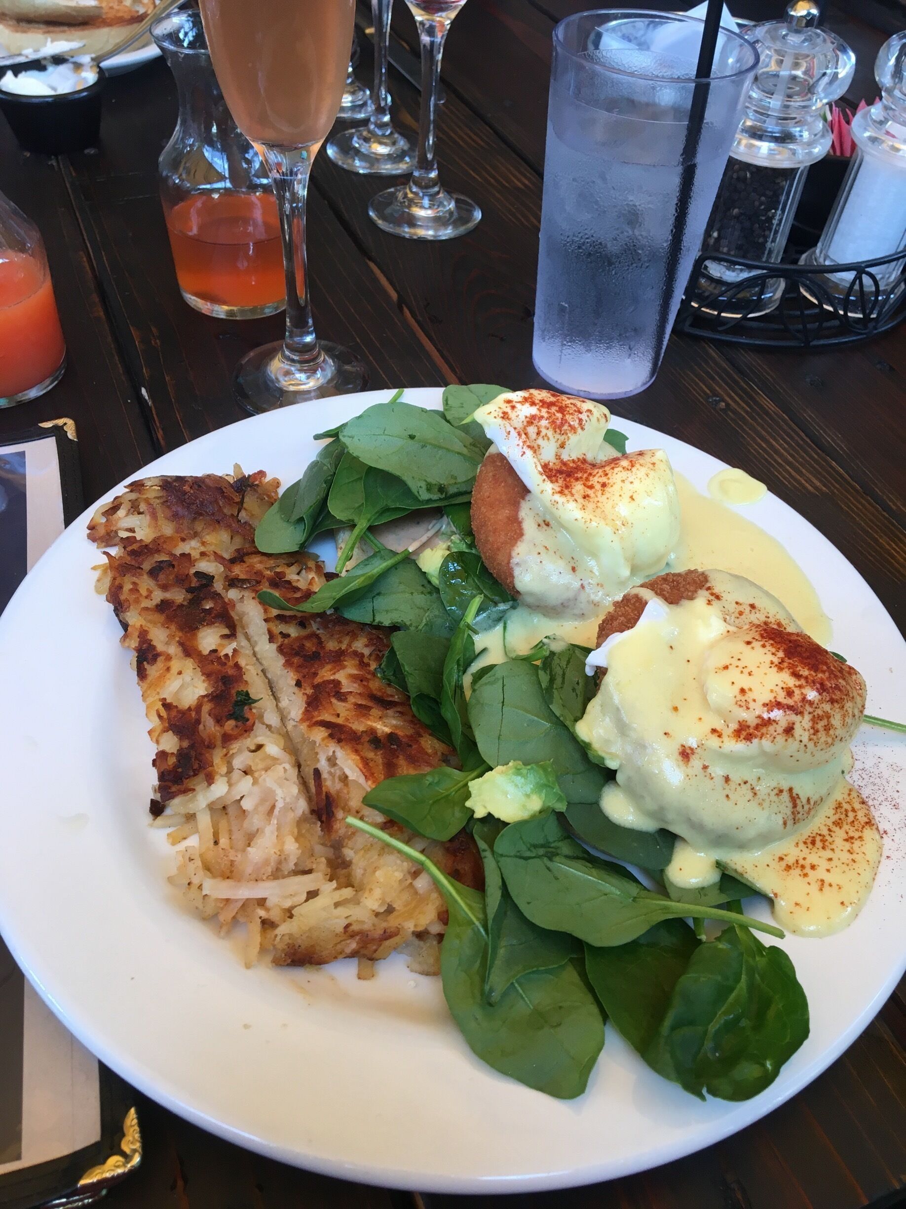 They don't have bottomless mimosas, but the food is on point and they do bottle service with mixers. The brunch menu is deep, so many options. I had the crab cake benedict, so yum. 