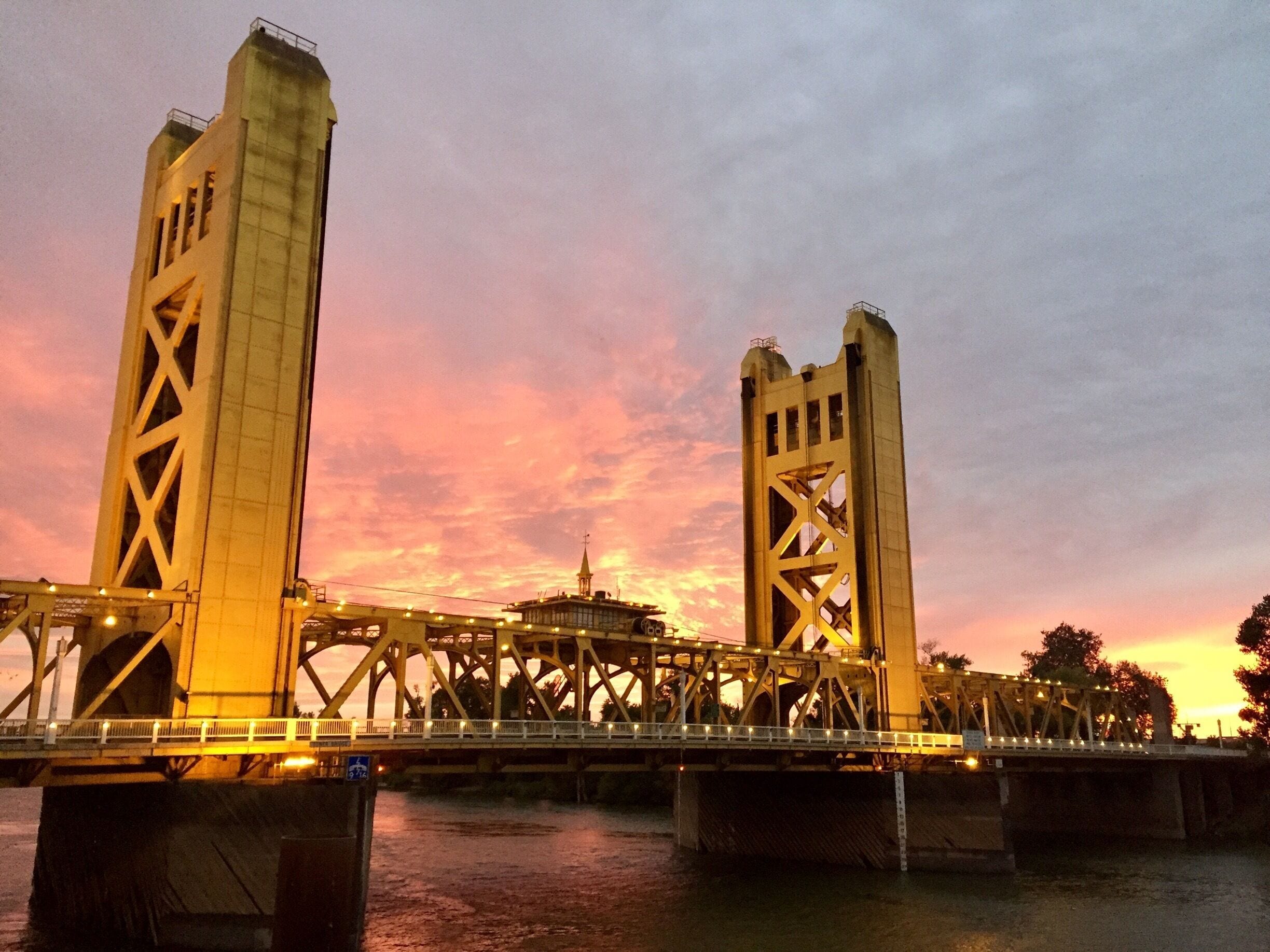 Sacramento sunsets 
#sacramento #sunset