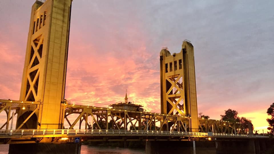 Sacramento sunsets
#sacramento #sunset