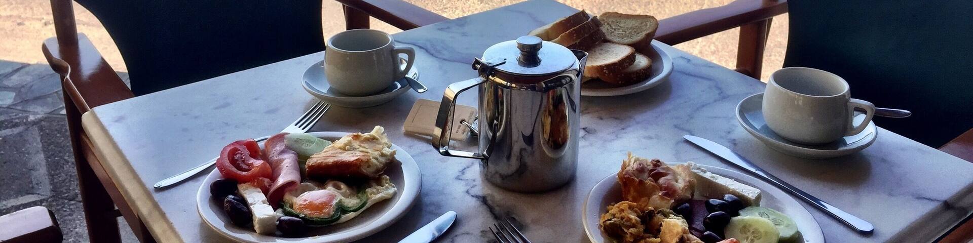 Delicious breakfast near the beach🇬🇷😍⛵️⚓️