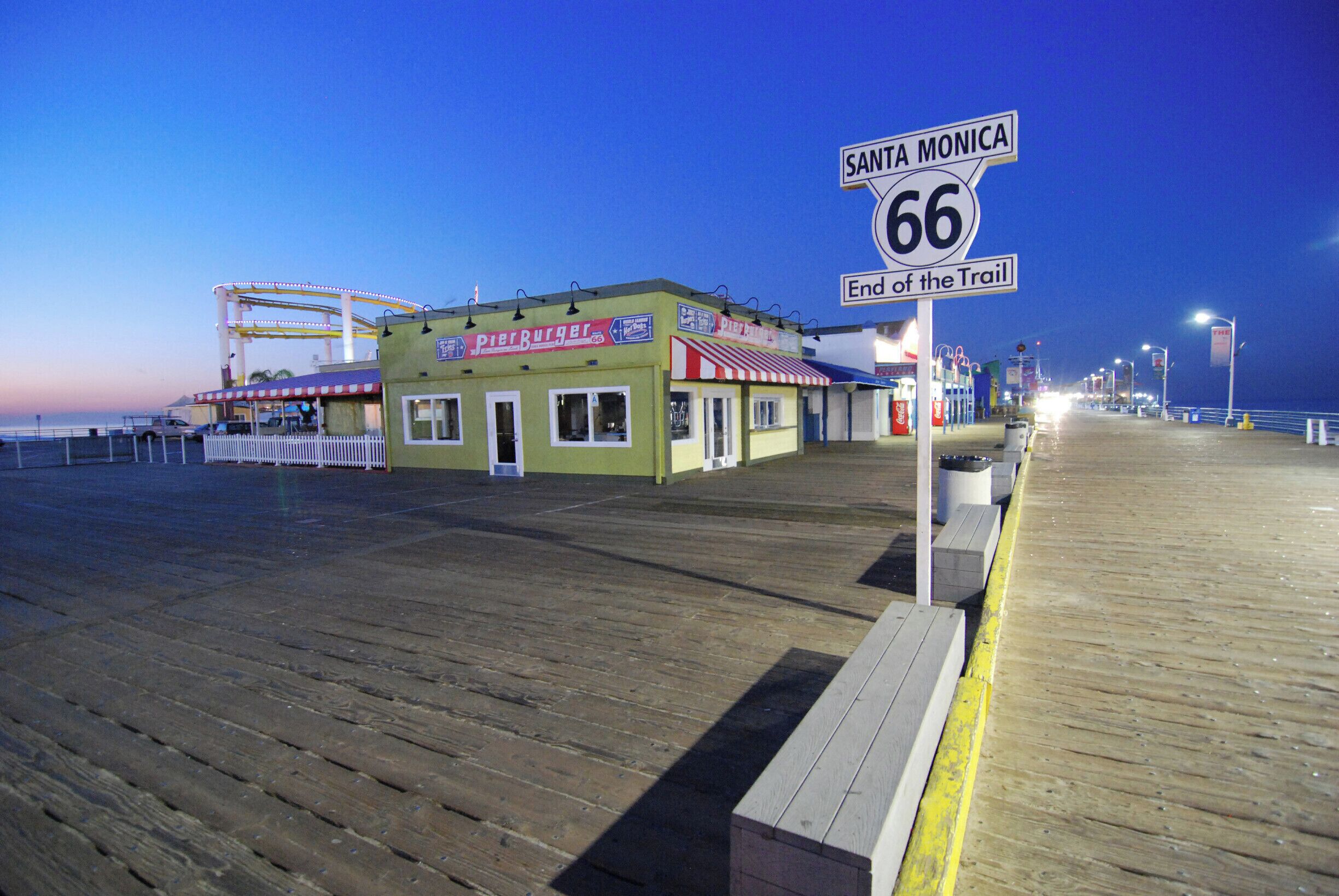 1-night stopover in Los Angeles. Where to go? Santa Monica!