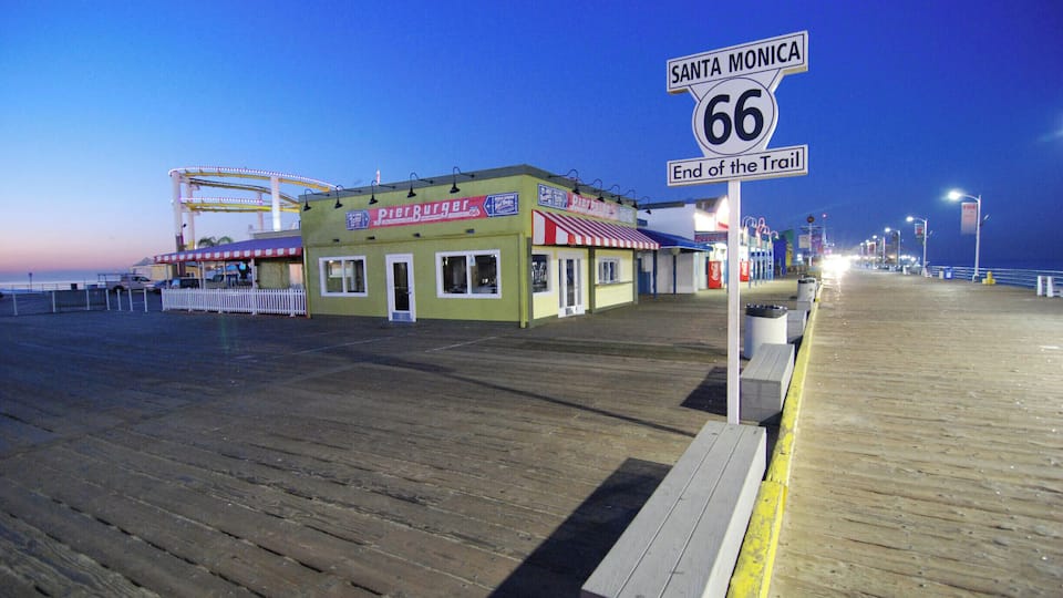 1-night stopover in Los Angeles. Where to go? Santa Monica!