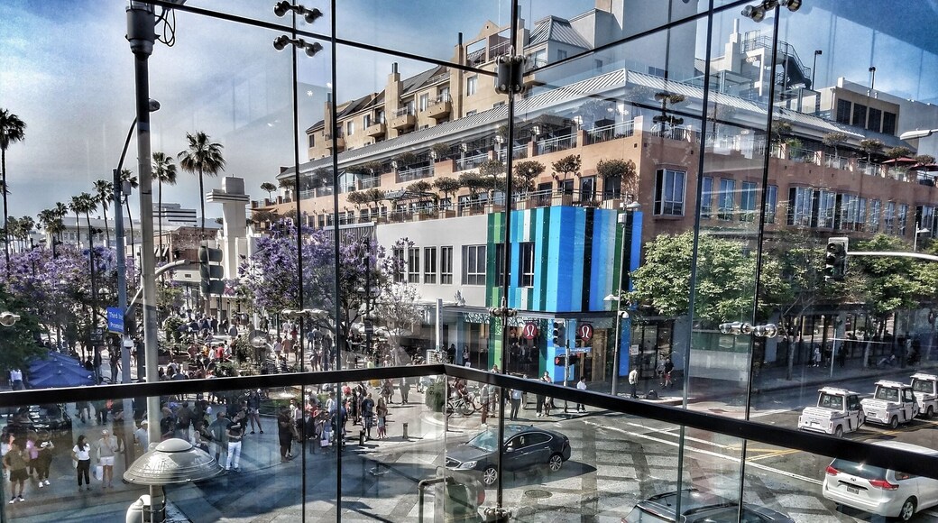 Nike store. Broadway & 3rd st