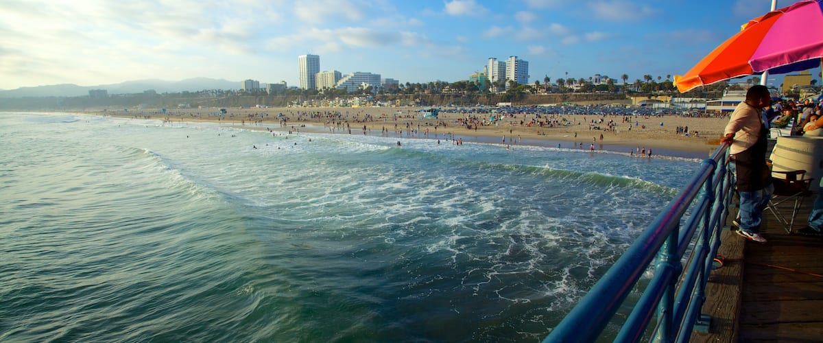 Santa Monica showing general coastal views