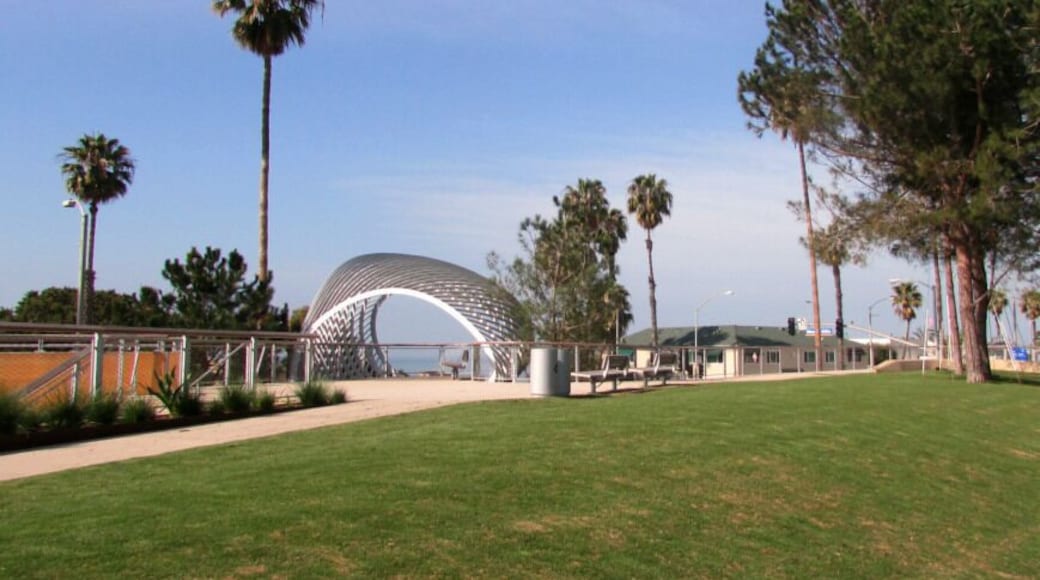Tongva Park is a newly built park in Downtown Santa Monica, close to the beach, the Santa Monica Pier, 3rd Street Promenade and Santa Monica Place. Named for the Tongva people who have lived in the Los Angeles area for thousands of years, the park provides lawns and walkways, picnic tables, fountains, playgounds and futuristic lookouts.
http://bigcitiesbrightlights.wordpress.com/2014/07/21/santa-monica-the-tongva-park/