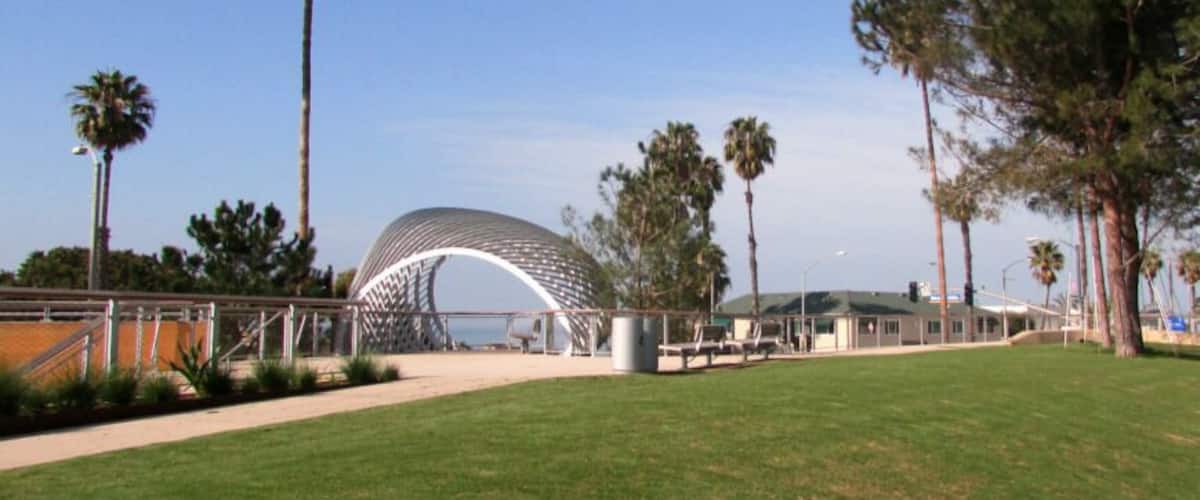 Tongva Park is a newly built park in Downtown Santa Monica, close to the beach, the Santa Monica Pier, 3rd Street Promenade and Santa Monica Place. Named for the Tongva people who have lived in the Los Angeles area for thousands of years, the park provides lawns and walkways, picnic tables, fountains, playgounds and futuristic lookouts.
http://bigcitiesbrightlights.wordpress.com/2014/07/21/santa-monica-the-tongva-park/