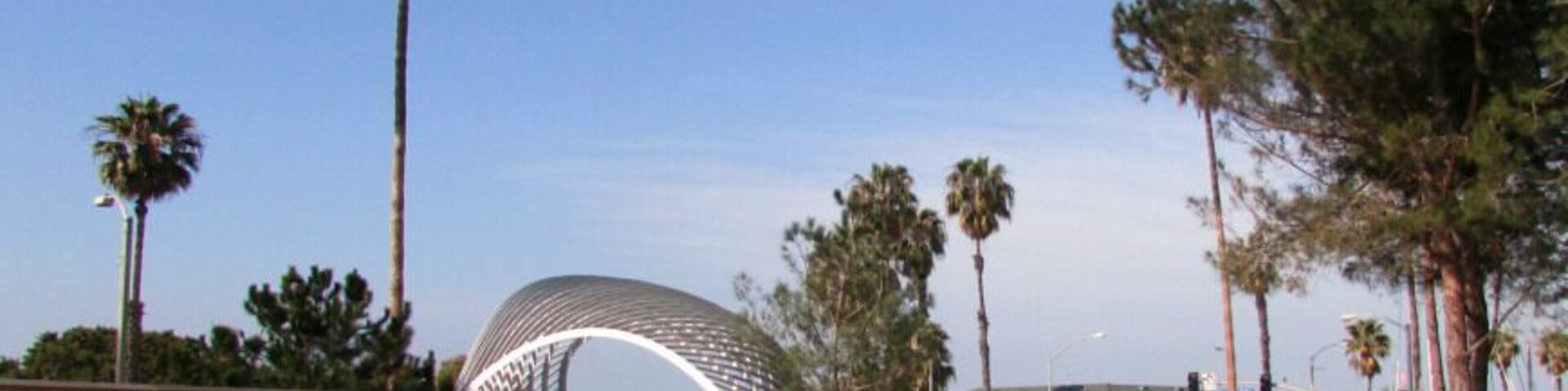 Tongva Park is a newly built park in Downtown Santa Monica, close to the beach, the Santa Monica Pier, 3rd Street Promenade and Santa Monica Place. Named for the Tongva people who have lived in the Los Angeles area for thousands of years, the park provides lawns and walkways, picnic tables, fountains, playgounds and futuristic lookouts.
http://bigcitiesbrightlights.wordpress.com/2014/07/21/santa-monica-the-tongva-park/