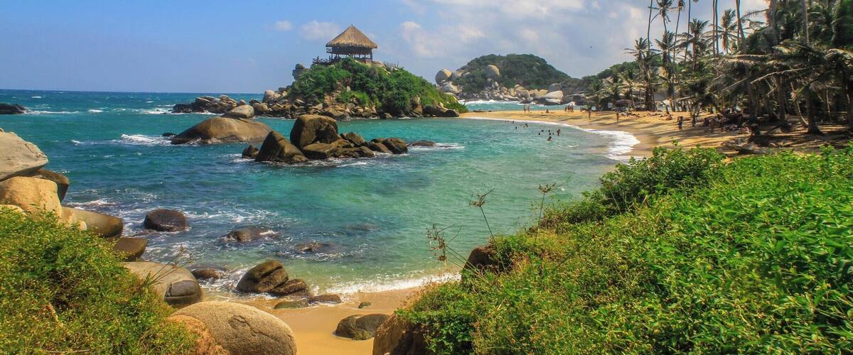 Forever in love with this place! You can stay in a hammock in that little hut on top of the rocks for less than 10 USD a night!! It’s definitely one of the best places I’ve spent the night. #troveontuesday
#Beachtips #BVSblue
#greatoutdoors #Nature