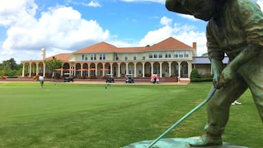 The infamous putter boy of Pinehurst.