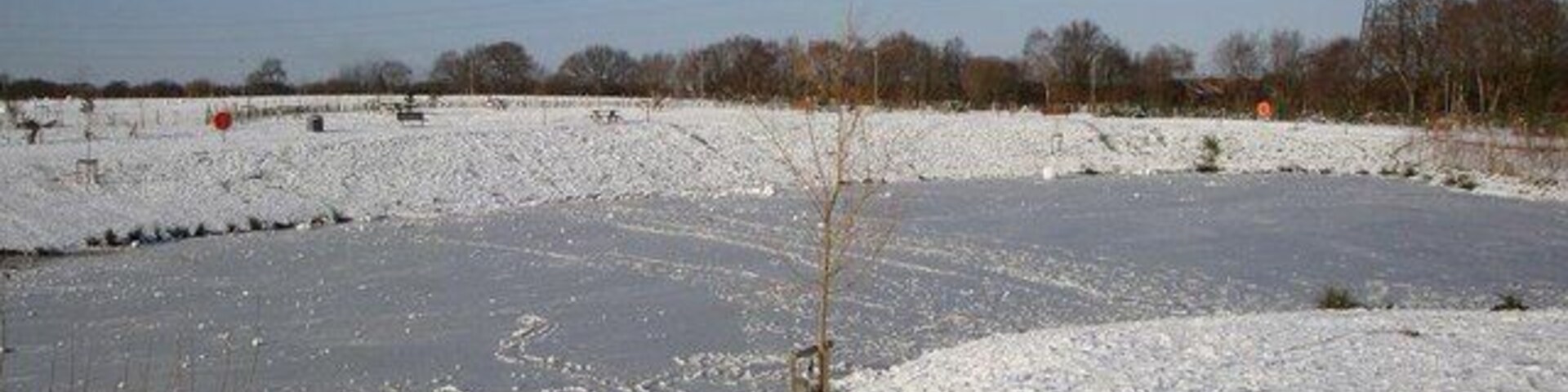 Pond at Dowd's Farm Park in January 2010 Pond at Dowd's Farm Park. Dowd's Farm is continuing to be developed as Hedge End's latest housing estate. This view shows the new pond in January 2010 after some unusual amounts of snow.