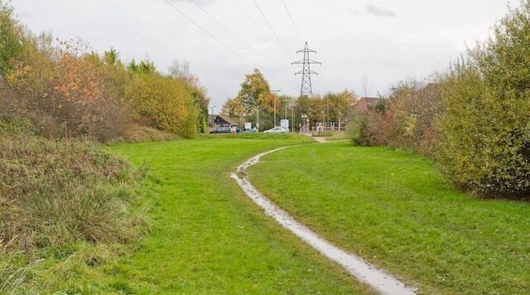 Footpath approaching Hedge End railway station This footpath runs parallel to the railway lines which are off-picture left.