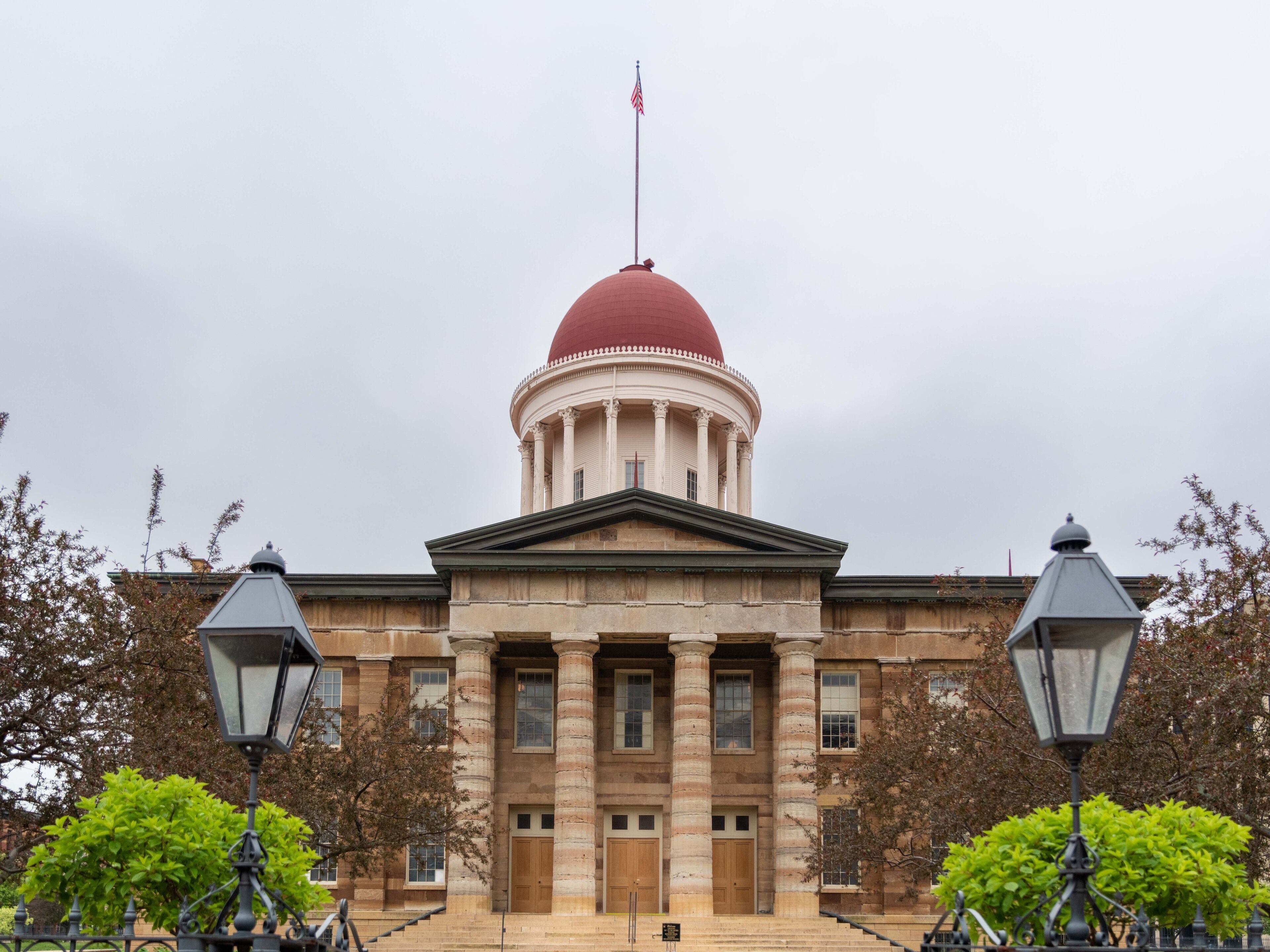 Route 66 - Springfield, IL:  Served as state house from 1840-1876.  Thereafter it served as county courthouse from 1876-1966, which is what travelers on Route 66 would recognize it as.  It was the site of candidacy announcements for Abraham Lincoln (1858) and Barack Obama (2007).