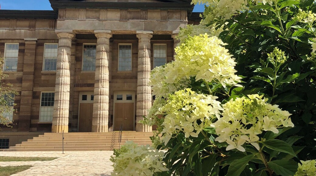 In use from 1840-67 the Old Capitol is where Abraham Lincoln served as a member of the Illinois House of Representatives and also where he argued over 200 cases before the Illinois Supreme Court.
