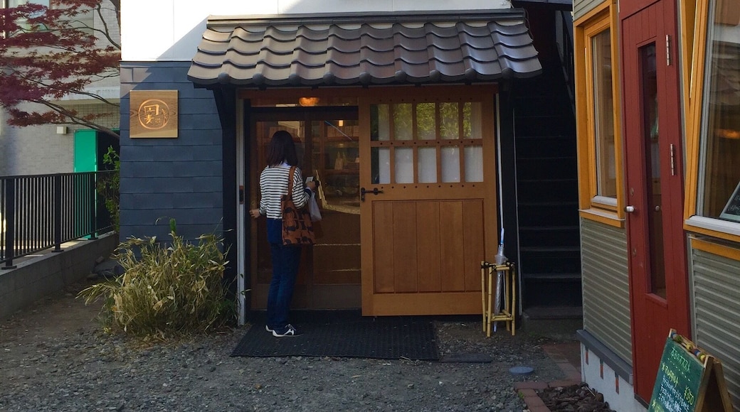 Small bakery of the small alley.
There is delicious bread at that bakery.
円麦 ENMUGI