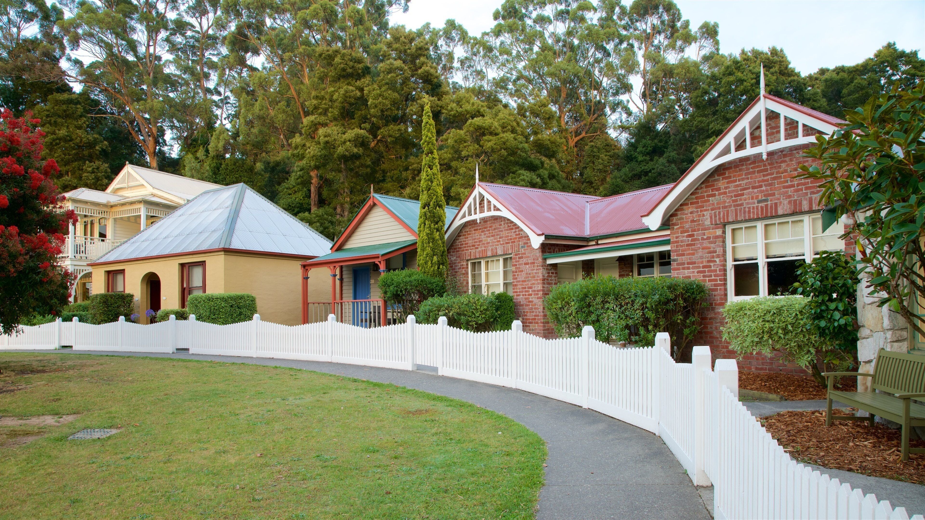 Strahan ofreciendo una casa