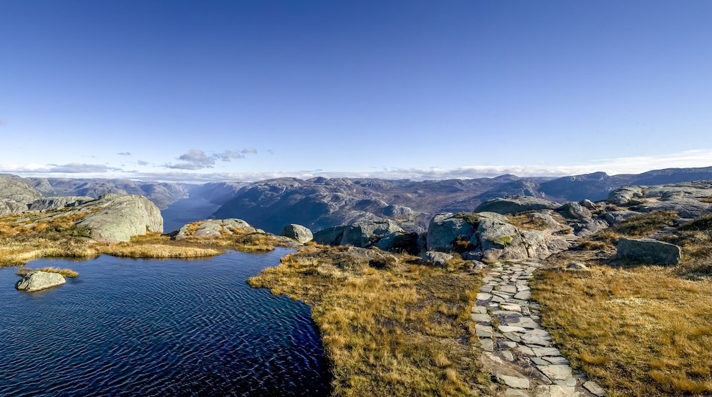 Preikestolen 2