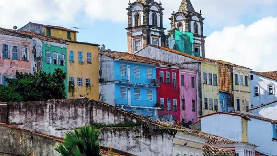 Salvador is famous for its historical center where all the houses are painted in different colors and there are lots of beautiful churches too! The area is listed as a UNESCOs World Heritage Site since 1985 😊👏#Pelourinho #Salvador #UNESCOsWorldHeritageSite #Colorful