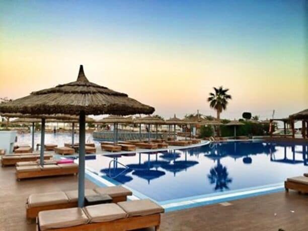 Relaxing on the Red Sea