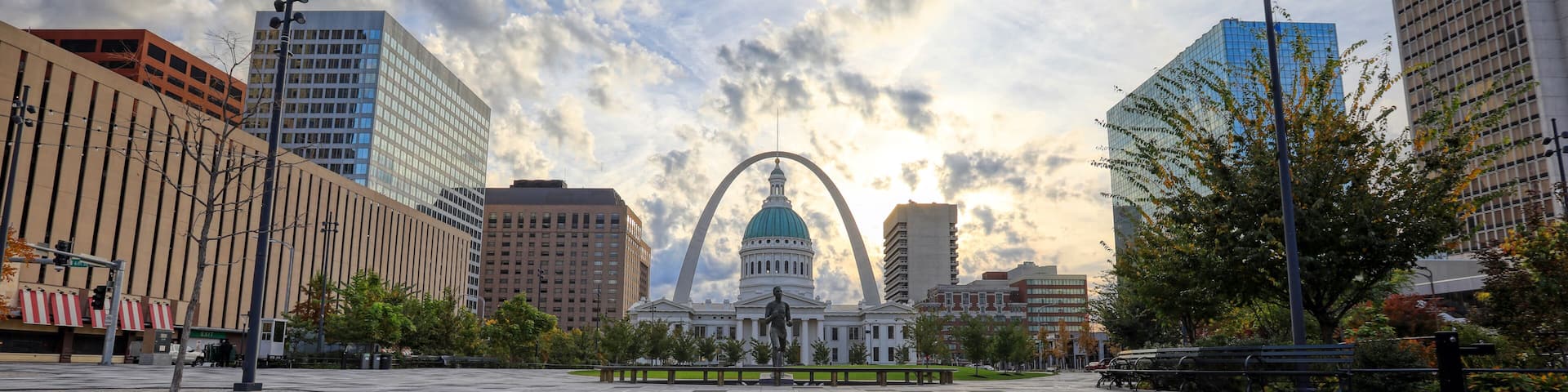 October 30, 2018 - St. Louis, Missouri - Kiener Plaza and the Gateway Arch in St. Louis, Missouri.
