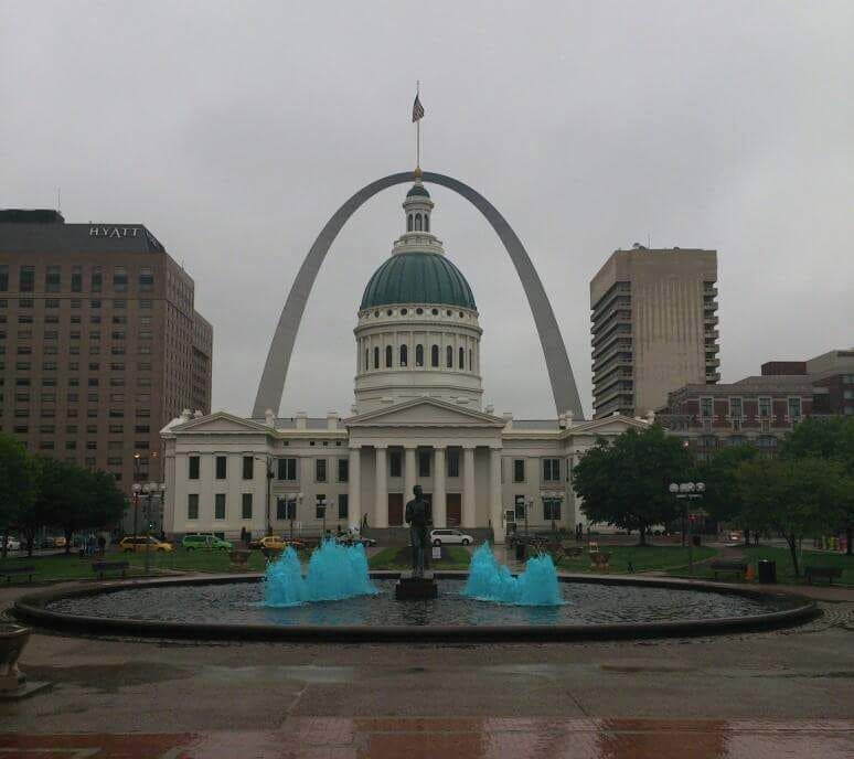 The historic courthouse where the famous "Dredd Scott" legal case was tried. The Gateway to the West is in the background.