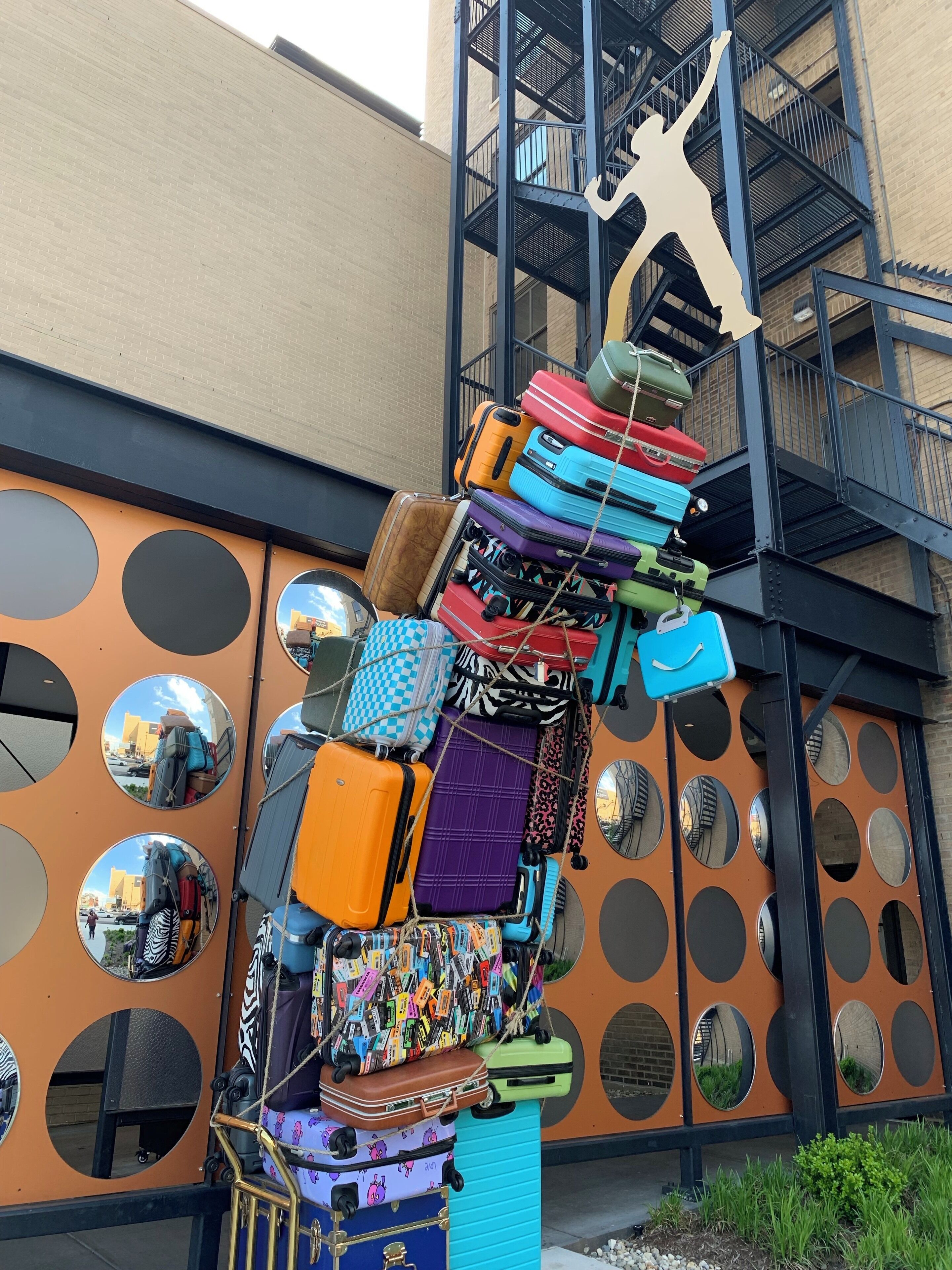 This is a statue outside of the Angad Arts Hotel in the Grand Arts District of St. Louis. There is a huge artist community in St. Louis and they are committed to exposing the world to their works. Being an artist is a culture within itself. I appreciate this area supporting and highlighting artist culture. #culture #stlouis #seeMOjaye