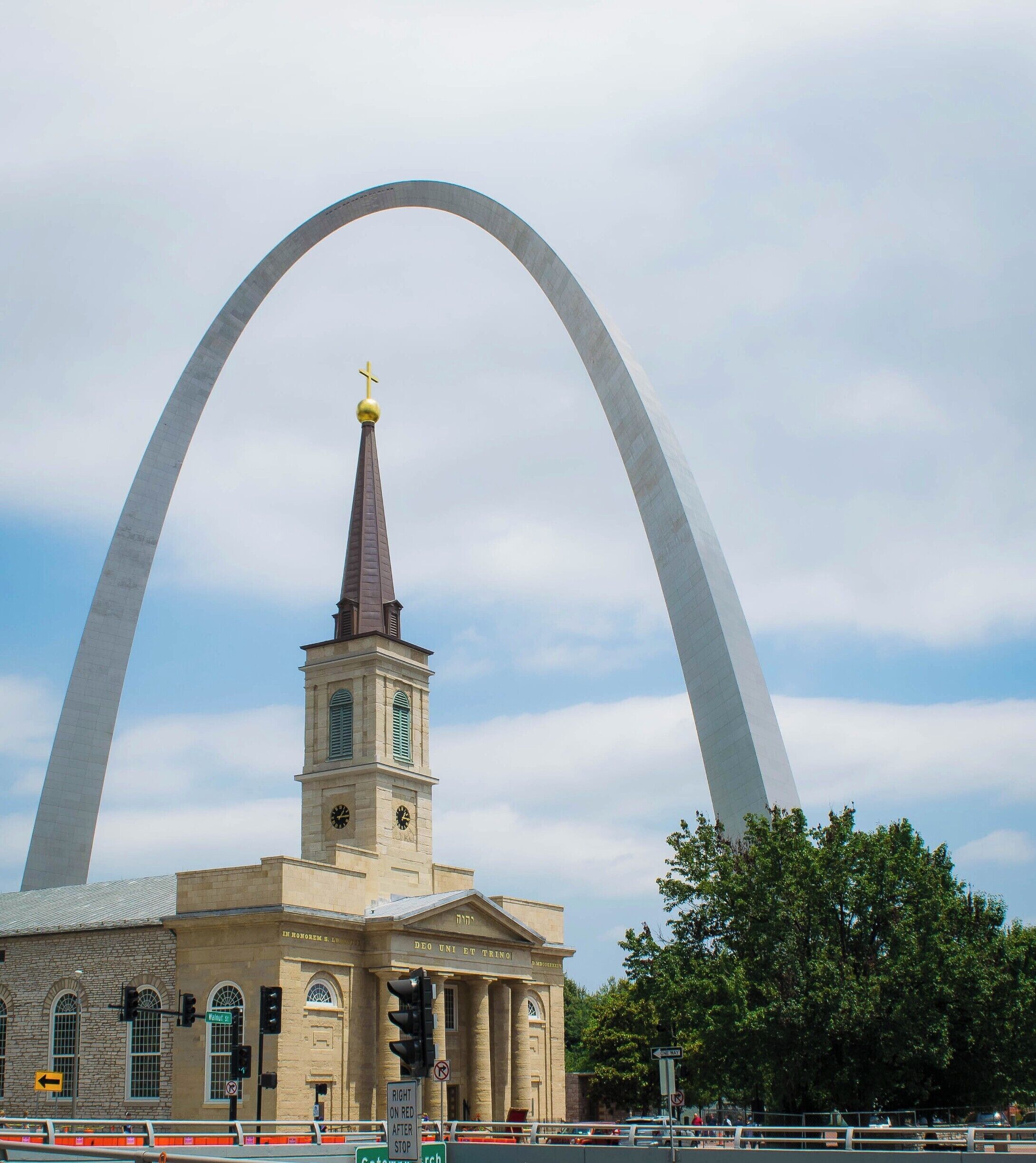 View of the Old Courthouse and the Gateway Arch in St Louis, MO. 
For you history buffs, the old courthouse is the site of he Dred Scott case, including the supreme court hearing. 
#StLouis
#Courthouse
#GatewayArch