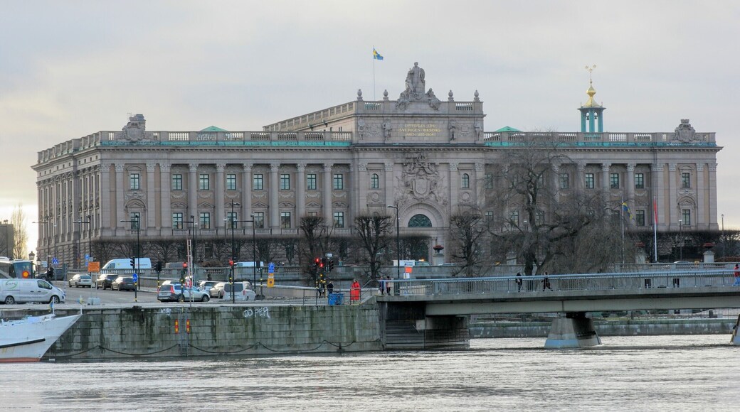 22 February
The Parliament House (Swedish: Riksdagshuset), is the seat of the parliament of Sweden, the Riksdag. It is located on nearly half of Helgeandsholmen (island), in the Gamla stan (old town) district of central Stockholm.
The building complex was designed by Aron Johansson in the Neoclassical style, with a centered Baroque Revival style facade section. Parliament House was constructed between 1897 and 1905.
- Wikipedia