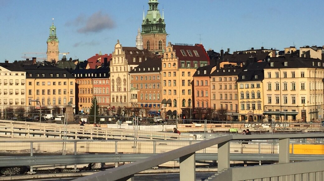 I live in Stockholm and think that Stockholm is one of the world´s most beautiful cities. This is taken while waiting for a bus to take me to my client. #lifeatExpedia