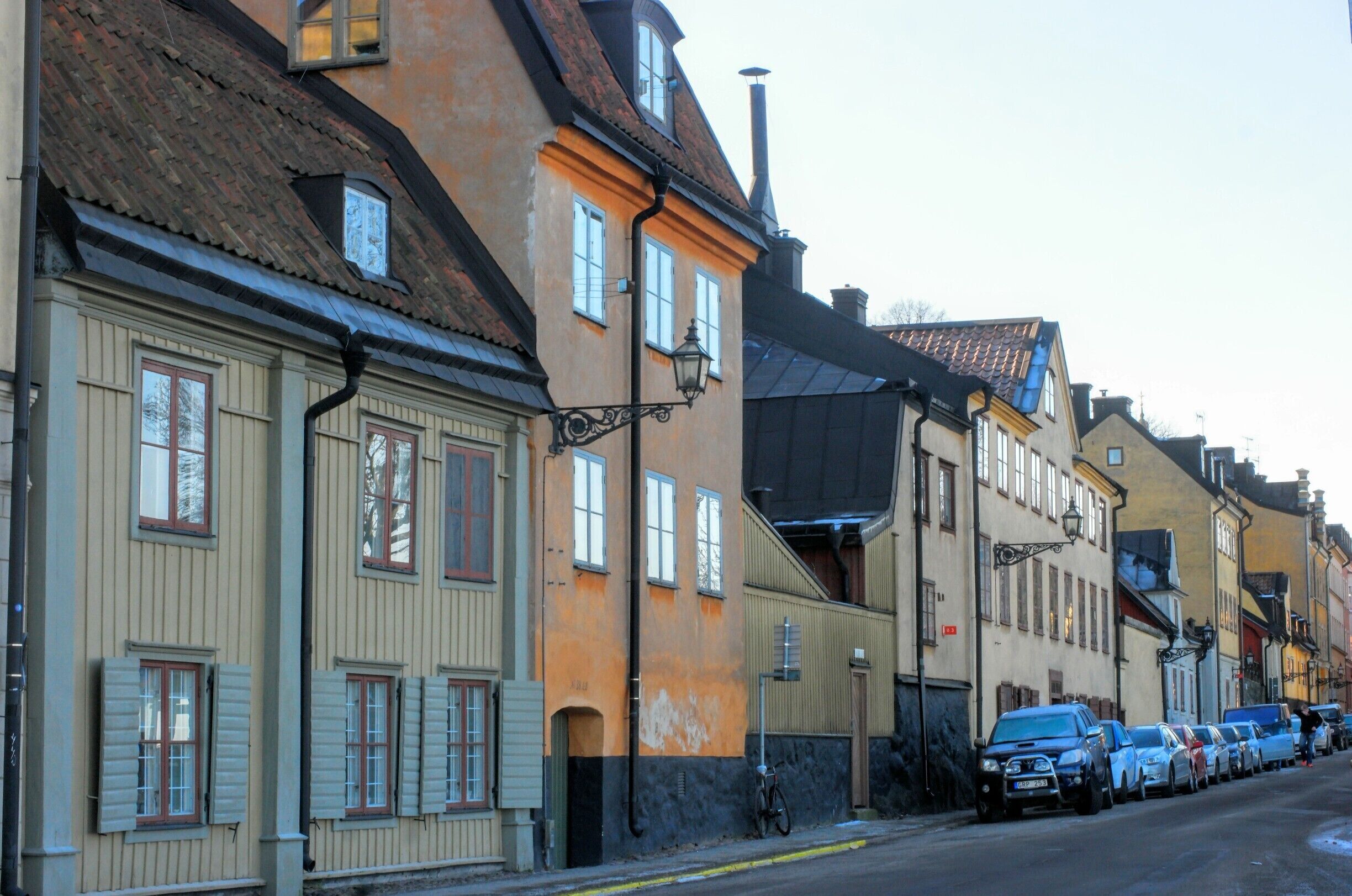 Fjällgatan (Mountain street) is is located on Stigberget between Erstagatan and Renstiernas street at Katarinavägen. The street is 27.8 meters above Saltsjön (Salt Lake). The street is famous for the beautiful view of Saltsjön, and it also has great views of Stockholm's most central districts.