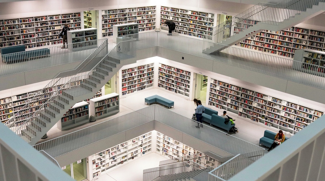 You may not think that a public library is a #localsecrets but with the futuristic design of the Stadtbibliotek there are not many other cooler hidden gems in plane sight.
#travelphotography #germany