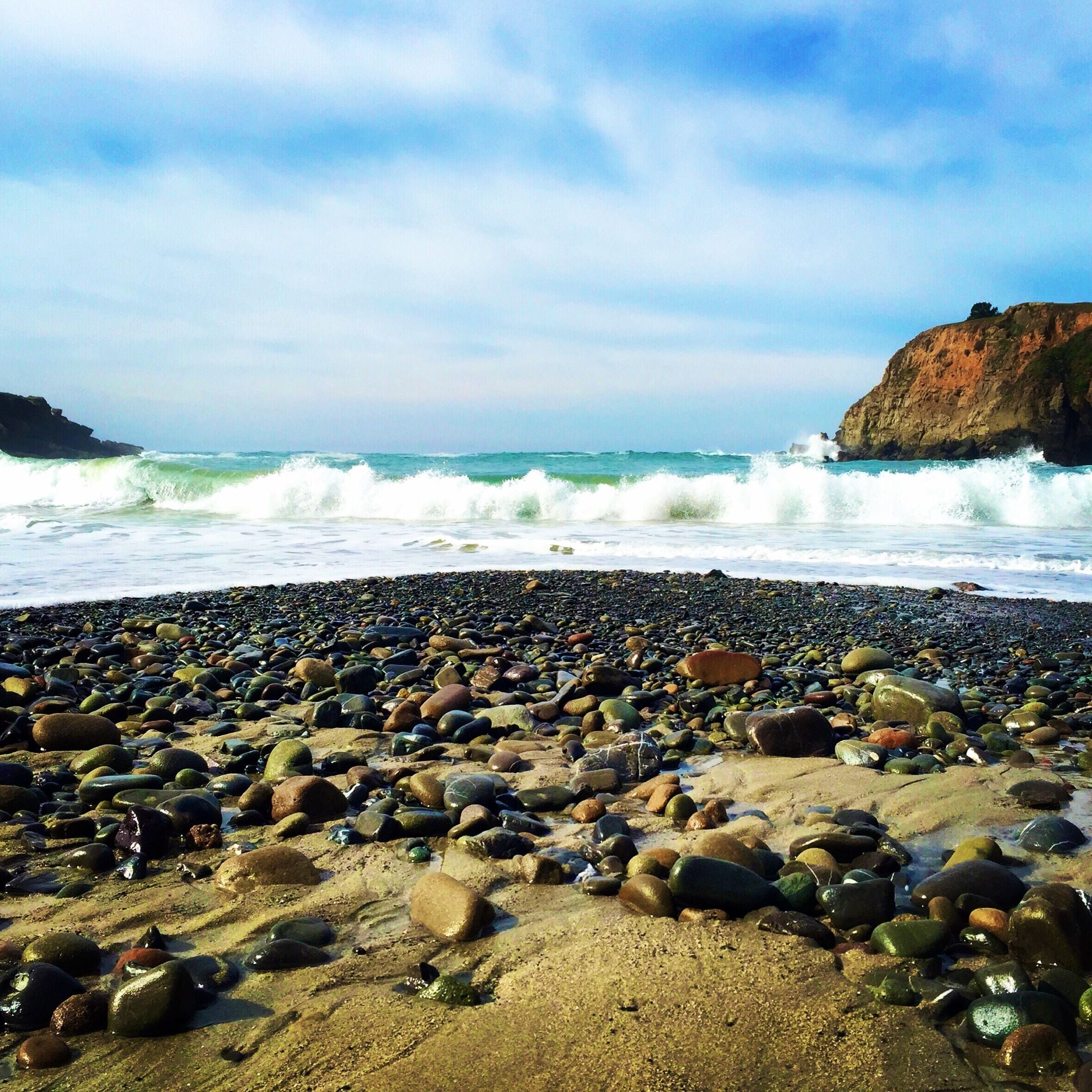 Cute lil' cove off Highway 1 in Jenner, Ca. 
Best beach days are in winter 💓