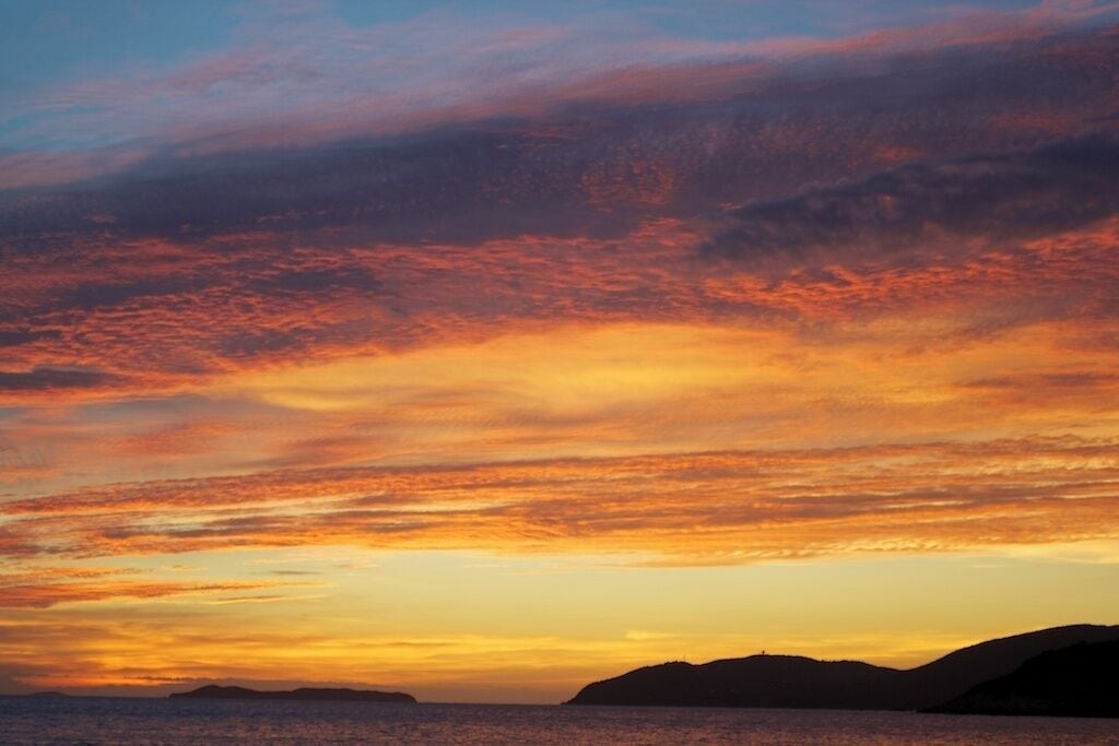 We chartered Tribal VI Day Sails out of St. Thomas USVI in March of 2015, and were so happy with that decision.  Captain Bill and first mate Jason were awesome, took us to an amazing uninhabited beach to snorkel and search for seashells, then swimming with the sea turtles and sting rays at Brewer's Beach while they grilled up lunch, finishing with a sunset sail back to the marina.  This is the stuff dreams are made of. #GoldenHour
#waterlust