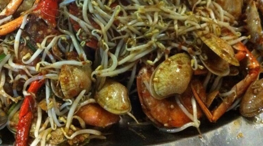 "Kepiting Campur" Ayen. Means Crab Mix. It has crab, shrimp, clam and bean-sprouts. Not for the weakhearted who cannot take spicy food. But definitely delicious. You can't find this anywhere else in the world. It's cooked with a secret special sauce.