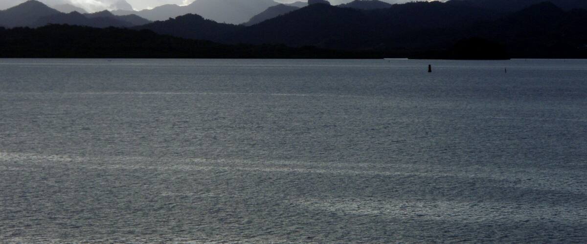 I love the shading of these mountains in the distance.