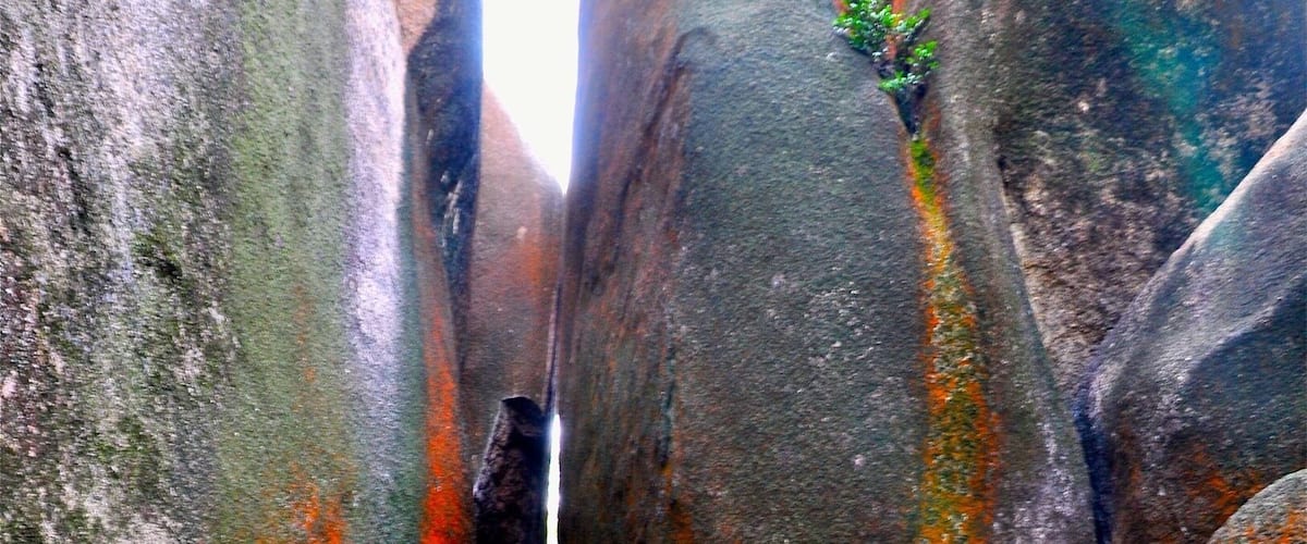 Queshi Scenic Area (礐石風景區), ranking first of the top eight attractions of the port city - Shantou, China. Characterized by superb subtropical beaches and seashore scenery, the scenic area is an excellent integration of imposing sea, magnificent mountains, rare stones and mysterious caves.
#Asia #China #rocks #Guangdong #Shantou #red #cave #hiking #QueshiScenicArea